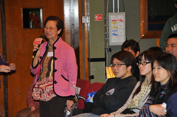 600x398 pixels (105K)