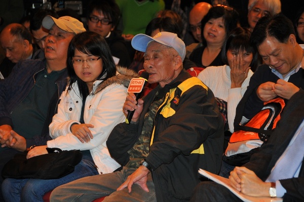 600x398 pixels (102K)