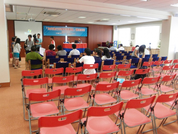 600x450 pixels (126K)