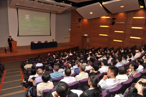 600x399 pixels (101K)