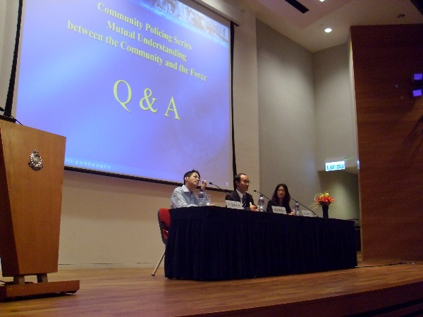 600x450 pixels (82K)