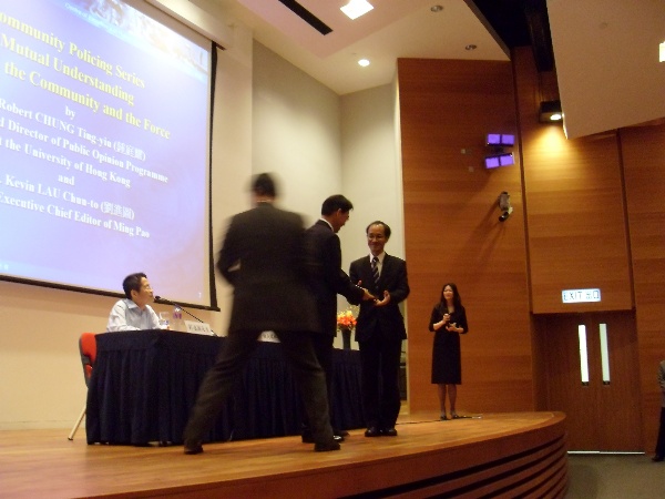 600x450 pixels (88K)