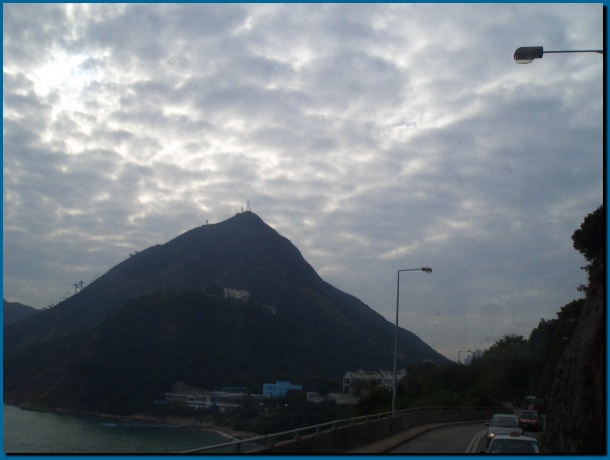 602x451 pixels (70K)