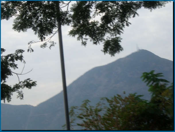 602x451 pixels (105K)