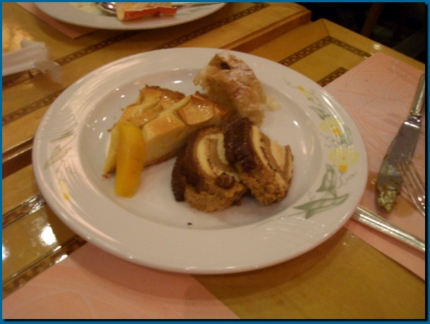 602x451 pixels (93K)